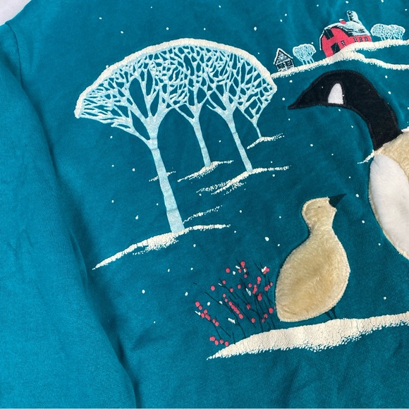 Vintage Canadian Goose and Baby Barn Kittens Women’s Large Sweatshirt Fur Teal - Picture 4 of 8